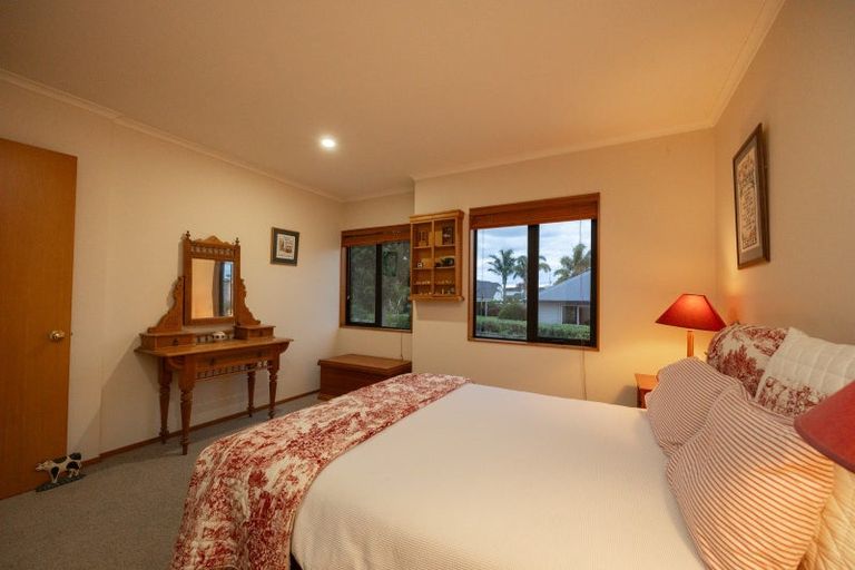 Photo of property in 1 Caccia Birch Lane, Hokowhitu, Palmerston North, 4410