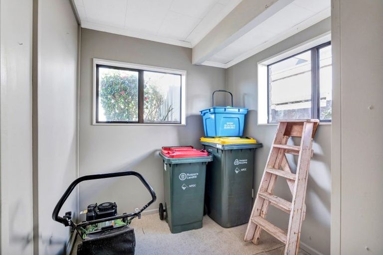Photo of property in 1/17 Roy Terrace, Moturoa, New Plymouth, 4310