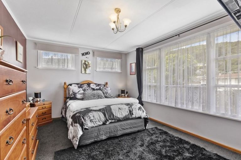 Photo of property in 51 Parenga Street, Wainuiomata, Lower Hutt, 5014