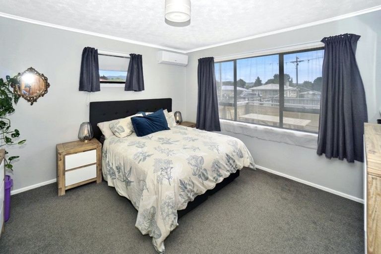 Photo of property in 12 Lee Street, Te Puke, 3119