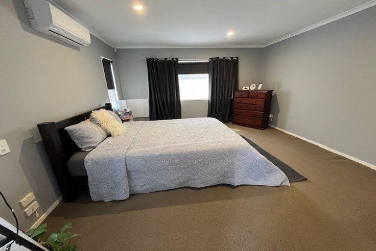 Photo of property in 26 Heidi Crescent, Flat Bush, Auckland, 2016