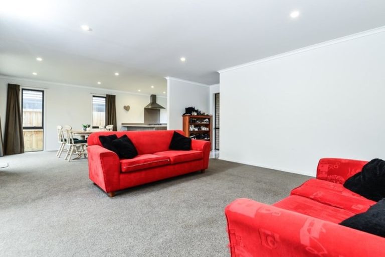 Photo of property in 15 Waikai Close, Ruakura, Hamilton, 3214