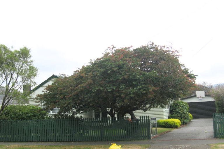 Photo of property in 18 Fraser Crescent, Elderslea, Upper Hutt, 5018