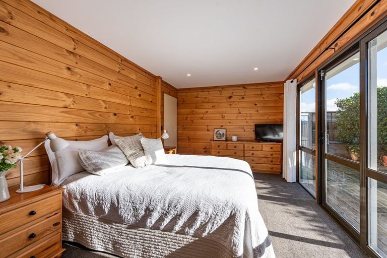 Photo of property in 82 Beacon Hill Road, Strathmore Park, Wellington, 6022