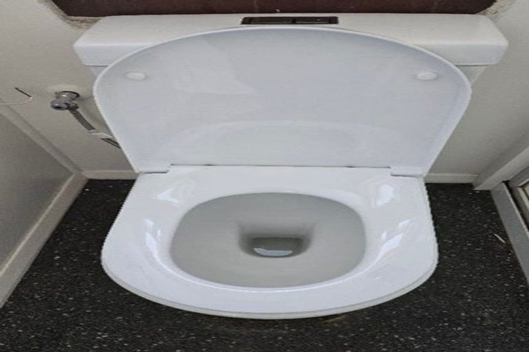 Photo of property in 8 Collins Avenue, Tawa, Wellington, 5028