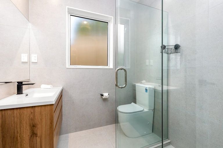 Photo of property in 29a Kimberly Grove, Greenhithe, Auckland, 0632