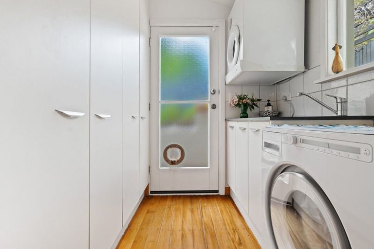 Photo of property in 1/15 Karitane Drive, Cashmere, Christchurch, 8022