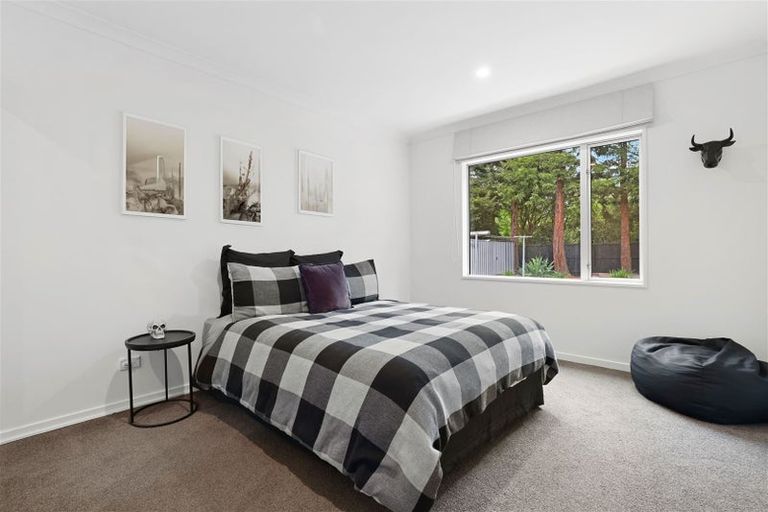 Photo of property in 43 Oakgrove Drive, Rangiora, 7400