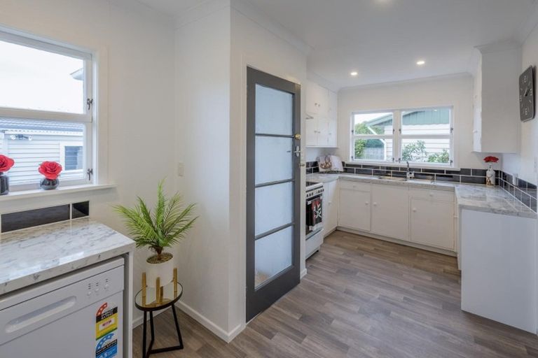 Photo of property in 33 Rugby Street, Levin, 5510