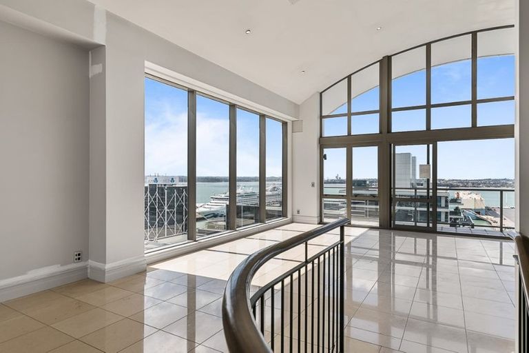 Photo of property in Tower Hill Apartments, 15f/1 Emily Place, Auckland Central, Auckland, 1010