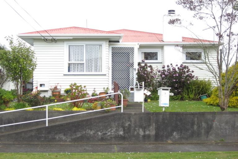 Photo of property in 7b Blenheim Place, Vogeltown, New Plymouth, 4310