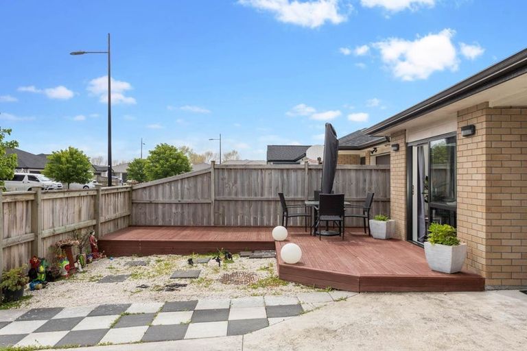 Photo of property in 10 Silver Beech Street, Takanini, 2110