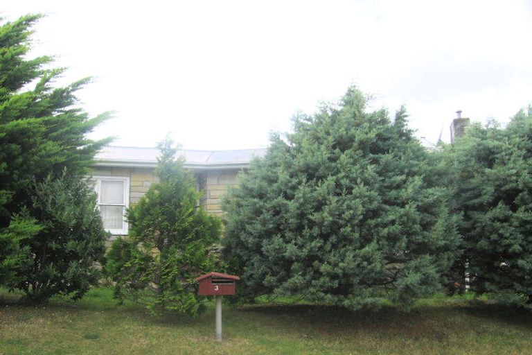 Photo of property in 3 Cypress Drive, Maungaraki, Lower Hutt, 5010