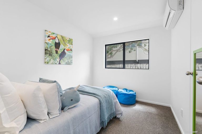 Photo of property in 15a Tallington Crescent, Torbay, Auckland, 0630