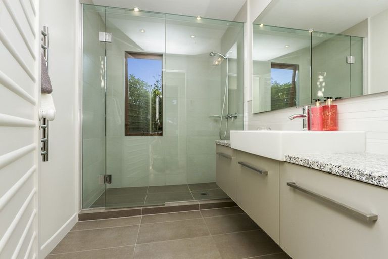 Photo of property in 24b Channel View Road, Campbells Bay, Auckland, 0630