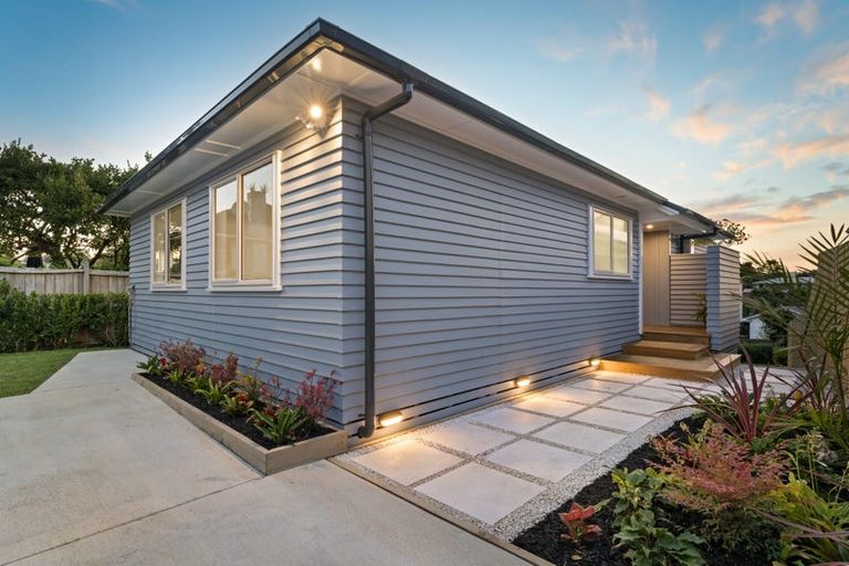 Photo of property in 23b Woodglen Road, Glen Eden, Auckland, 0602