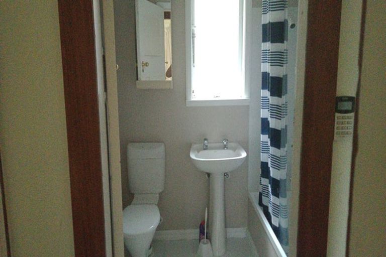 Photo of property in 103 Mortimer Terrace, Brooklyn, Wellington, 6021