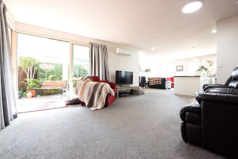 Photo of property in 75 Kent Street, Picton, 7220