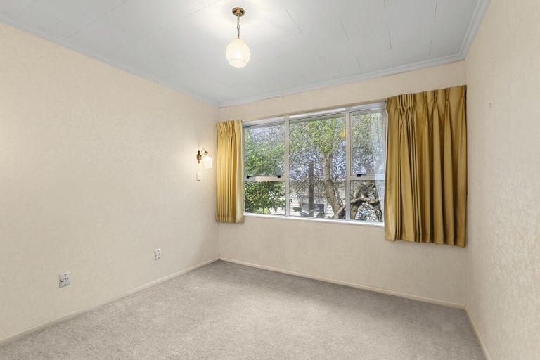Photo of property in 20 Mayfair Place, Westown, New Plymouth, 4310