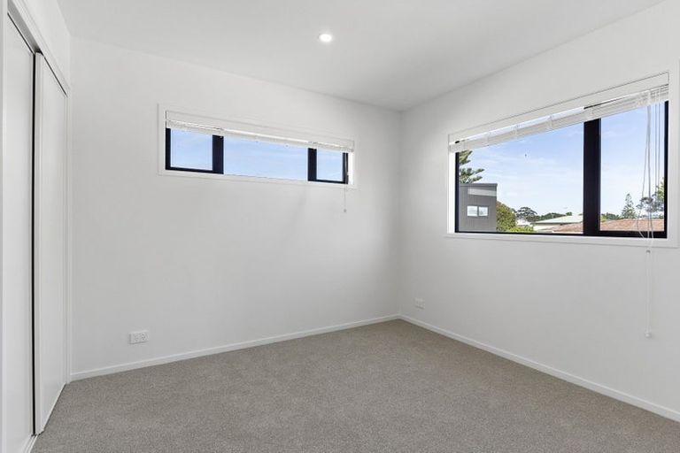 Photo of property in 22a Graham Avenue, Te Atatu Peninsula, Auckland, 0610