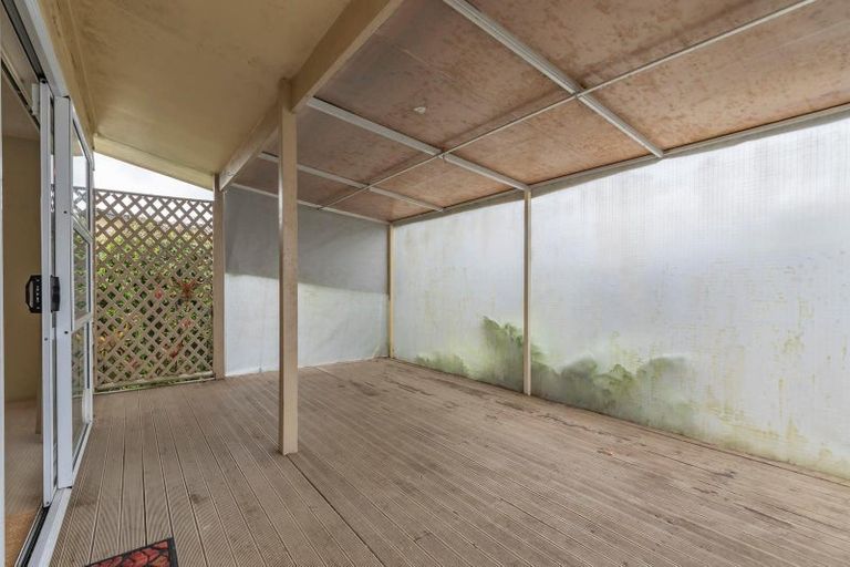 Photo of property in 2/21 Rollerson Street, Papakura, 2110