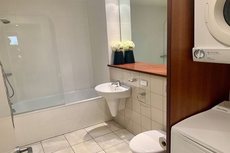 Photo of property in Bridgewater Apartments, 302/7 Te Rangi Cross Road, Paihia, 0200