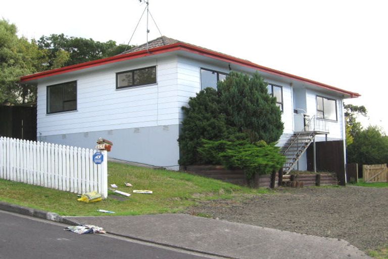 Photo of property in 4 Luxor Place, Massey, Auckland, 0614
