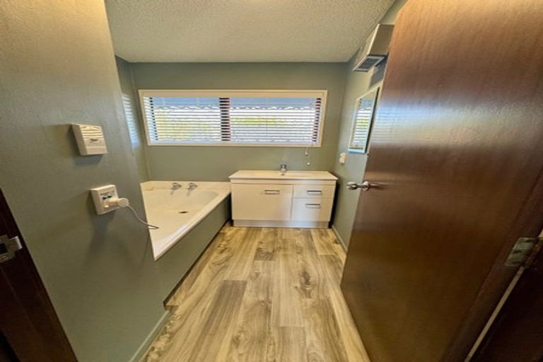 Photo of property in 4/214 Springfield Road, St Albans, Christchurch, 8014