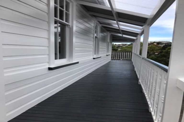 Photo of property in 2/22 Kiteroa Terrace, Rothesay Bay, Auckland, 0630