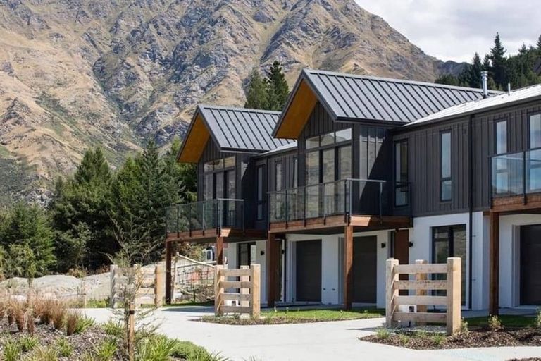 Photo of property in 1 Breaker Lane, Arthurs Point, Queenstown, 9371