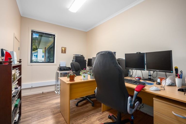 Photo of property in 32 Banks Boulevard, Whitby, Porirua, 5024