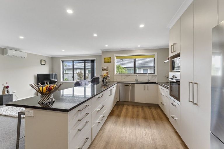 Photo of property in 35 Waipunahau Road, Waikanae, 5036