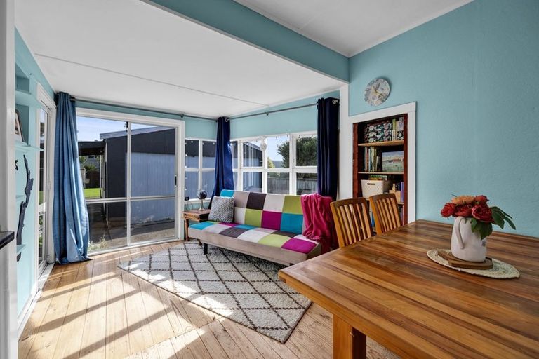 Photo of property in 464 South Road, Omata, New Plymouth, 4374