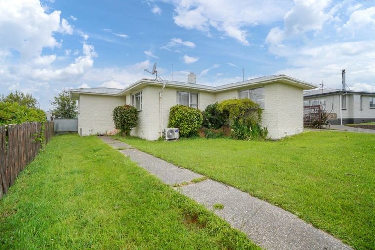 Photo of property in 8 Burns Street, Kew, Invercargill, 9812