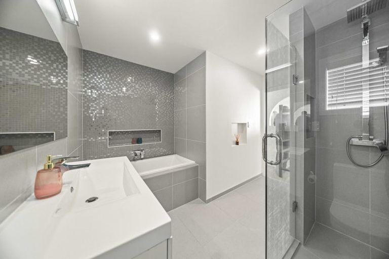 Photo of property in 31 Squirrel Lane, Browns Bay, Auckland, 0630