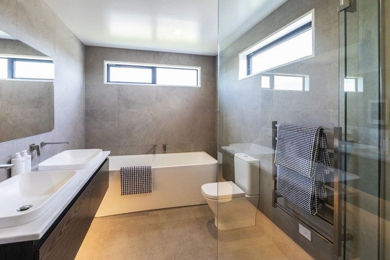 Photo of property in 87 Clare Road, St Albans, Christchurch, 8014