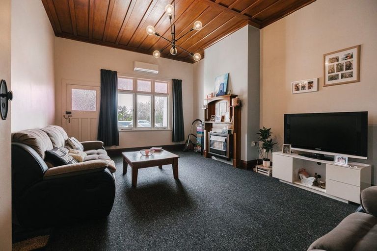 Photo of property in 74 Chelwood Street, Takaro, Palmerston North, 4412