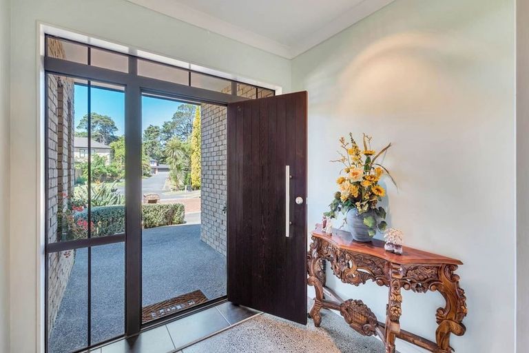 Photo of property in 21 South Kensington Way, Henderson, Auckland, 0612