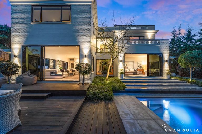 Photo of property in 11b Greenhithe Road, Greenhithe, Auckland, 0632