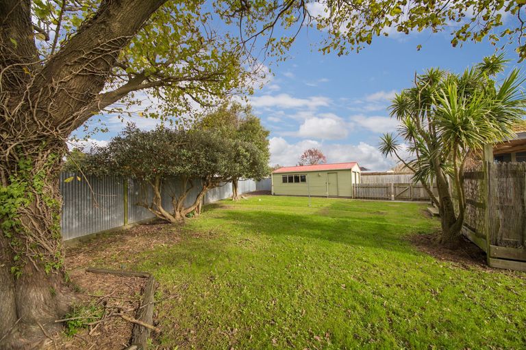 Photo of property in 8 Bradford Place, Awapuni, Palmerston North, 4412