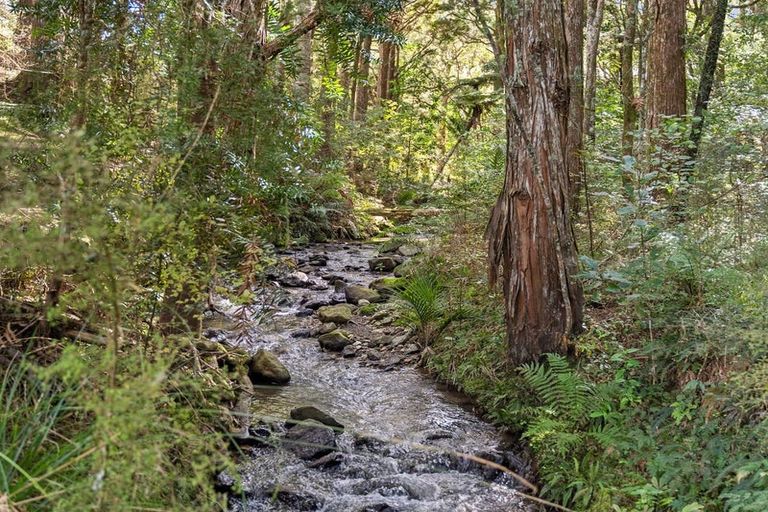 Photo of property in 725a Otaika Valley Road, Maungatapere, Whangarei, 0170