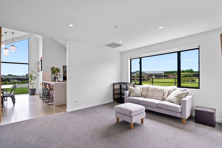 Photo of property in 16 Chatham Rise, Seaward Bush, Invercargill, 9812