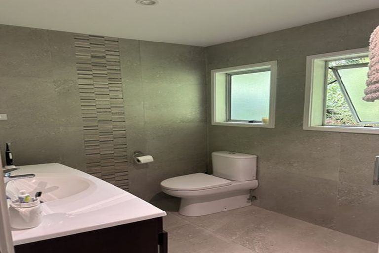 Photo of property in 10 Sapphire Place, Bayview, Auckland, 0629