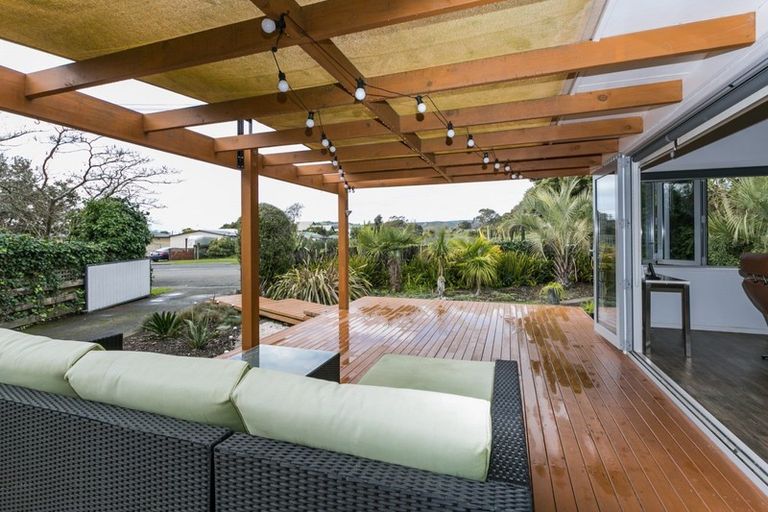 Photo of property in 28 Gordon Road, Te Awanga, 4102