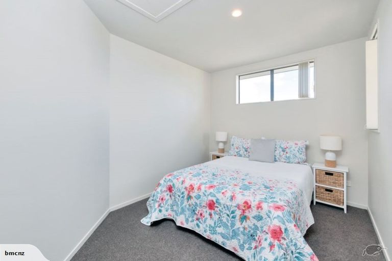Photo of property in 33 Cityview Place, Massey, Auckland, 0614
