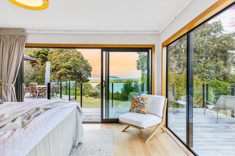 Photo of property in 163 West Harbour Drive, West Harbour, Auckland, 0618