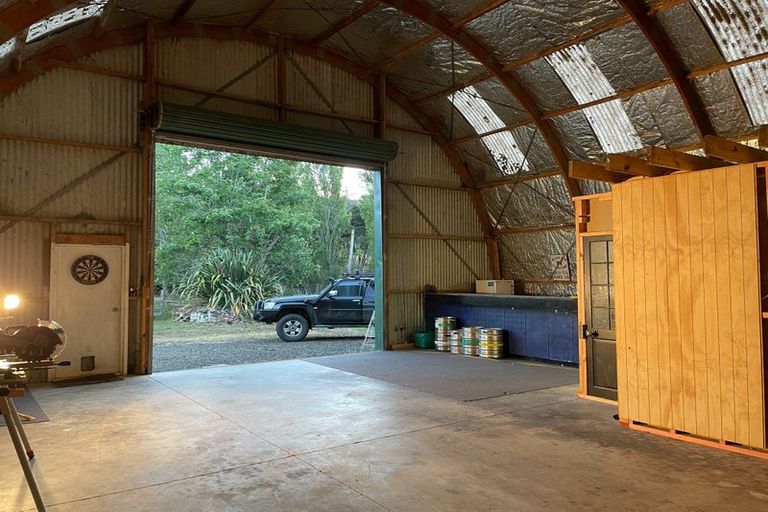 Photo of property in 110 Te Henga Road, Waitakere, Henderson, 0781