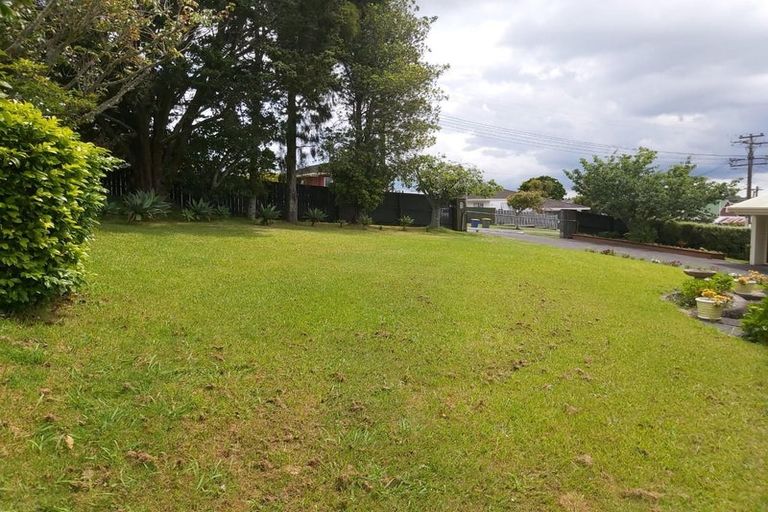 Photo of property in 40 Waimumu Road, Massey, Auckland, 0614