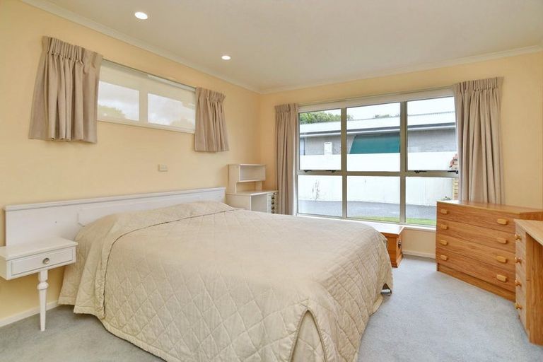Photo of property in 2/74 Merrin Street, Avonhead, Christchurch, 8042