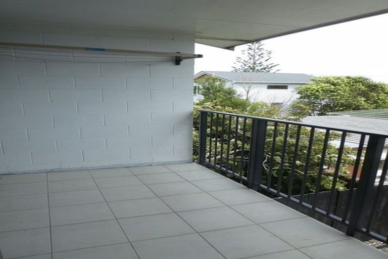 Photo of property in 1/744 Te Atatu Road, Te Atatu Peninsula, Auckland, 0610